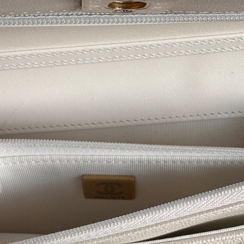 FULL SET - CHANEL 2WAY WOC Pearly White Grained Calfskin & Gold HW (24S) - Picture 10 of 13